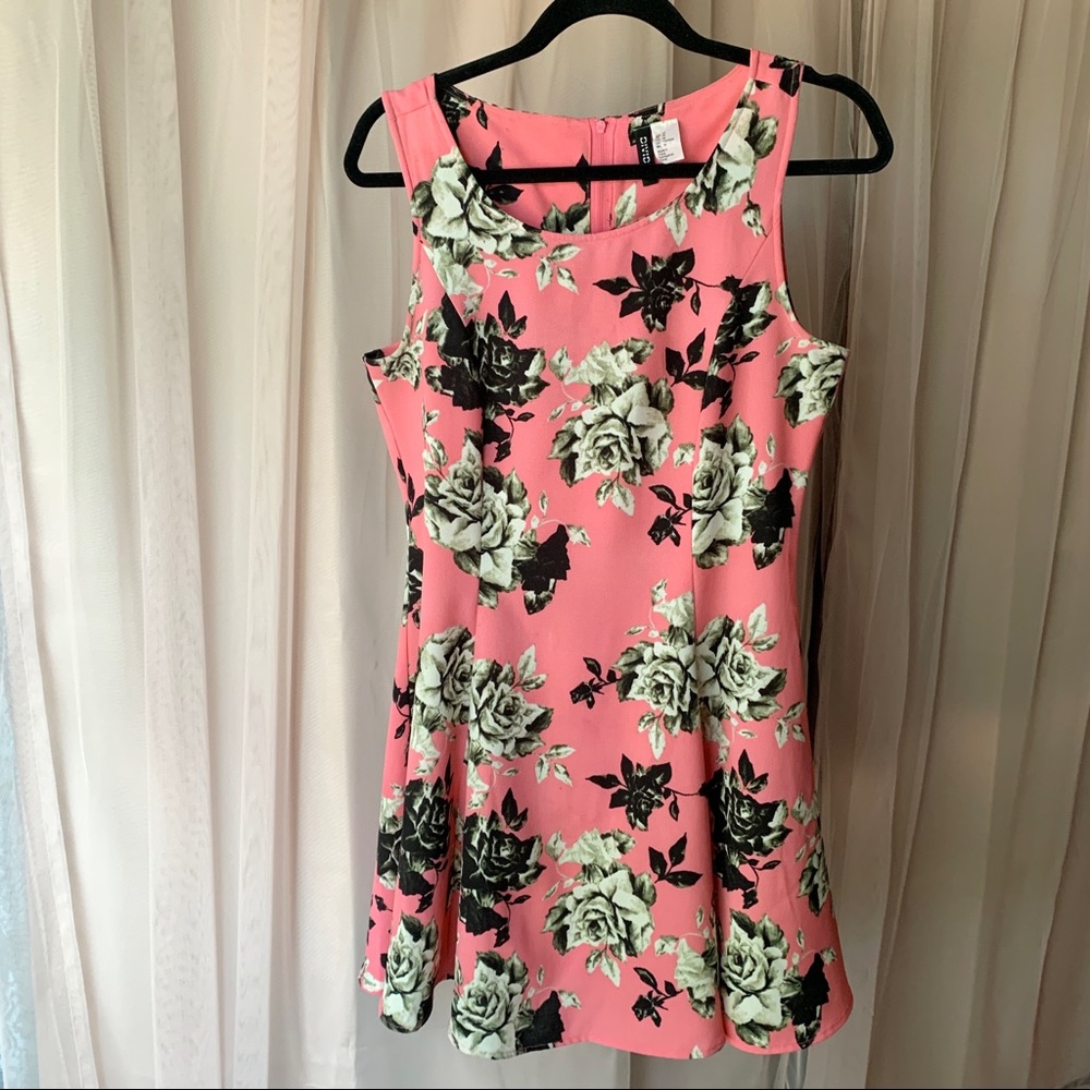 H&M Divided Bubblegum Pink & Black Sleeveless Fit & Flare Dress w/ Floral Print